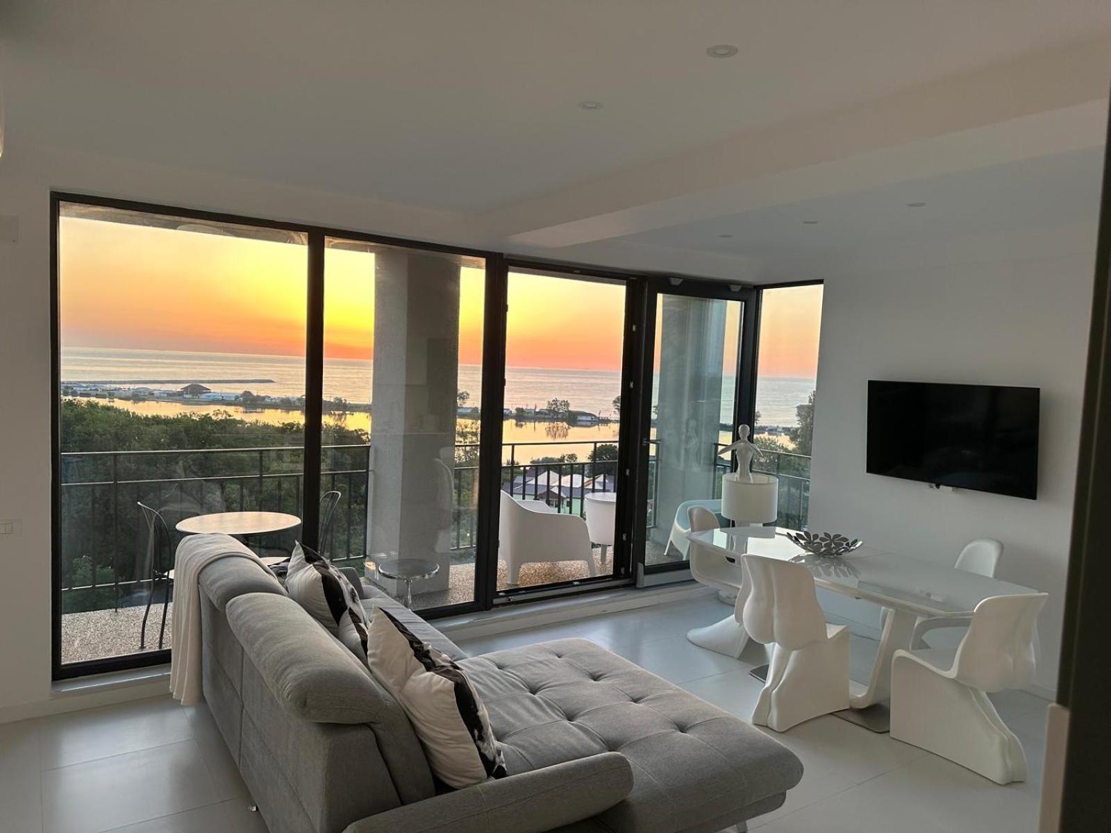 Donna Alba Seaview Penthouse, Casa Ta De Pe Plaja Apartment เนพทุน ภายนอก รูปภาพ