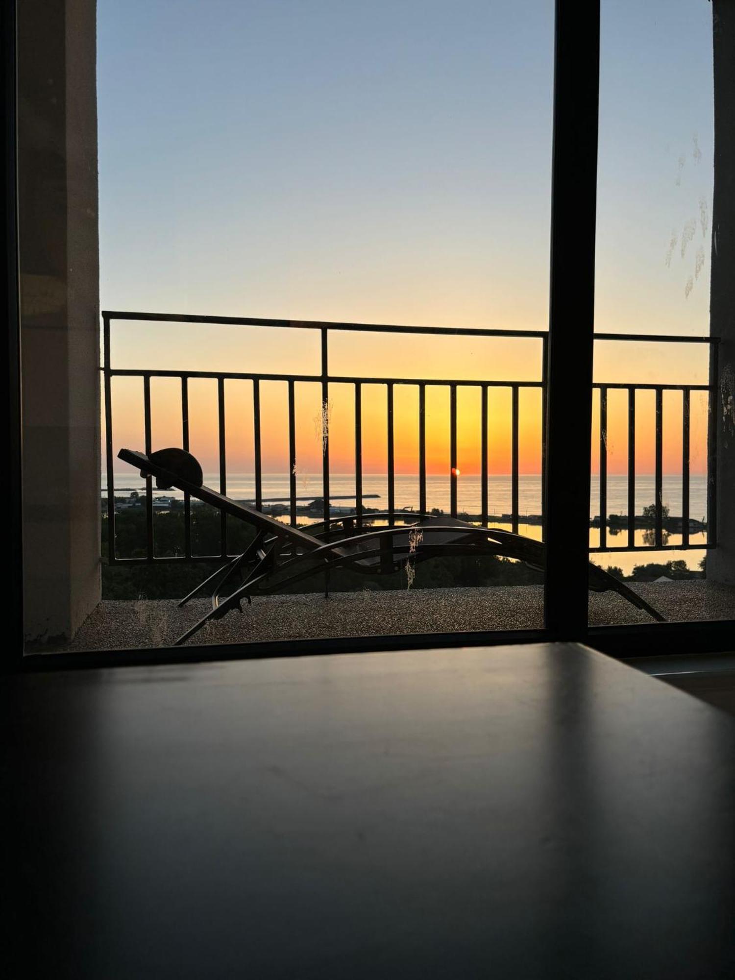 Donna Alba Seaview Penthouse, Casa Ta De Pe Plaja Apartment เนพทุน ภายนอก รูปภาพ